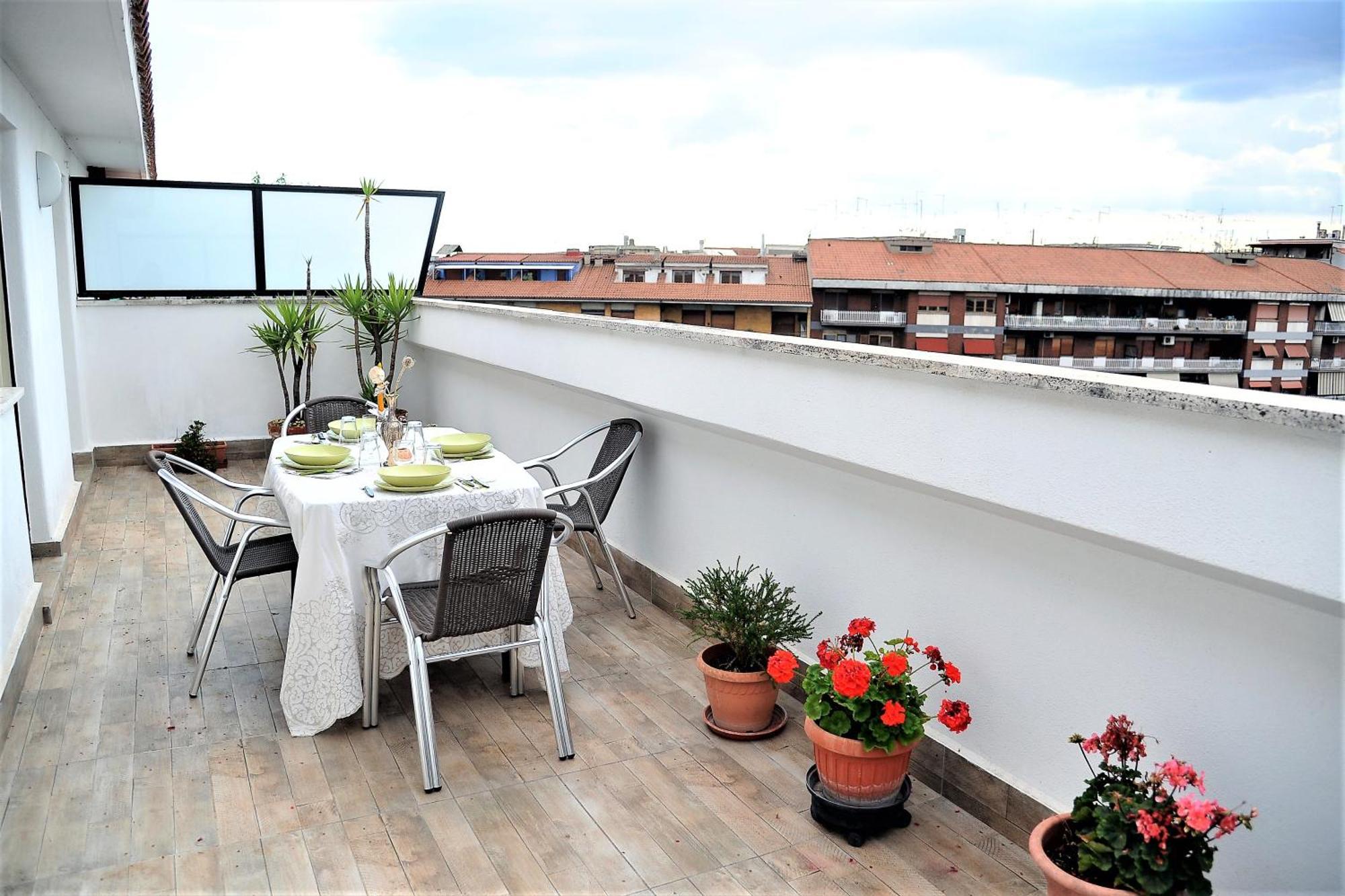 Attico Luminoso Terrazza Metro A Aria Cond Wifi Appartement