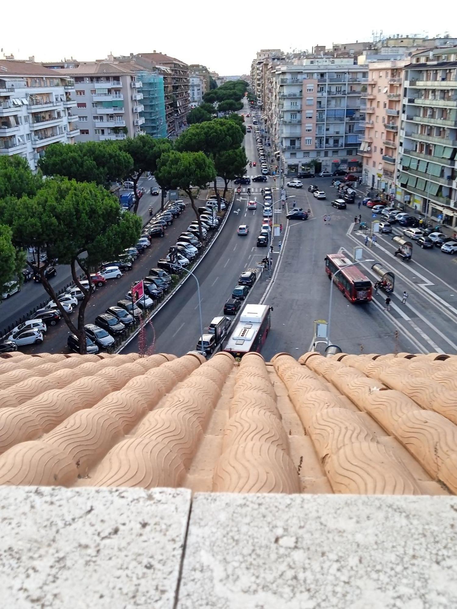 Appartement Attico Luminoso Terrazza Metro A Aria Cond Wifi *